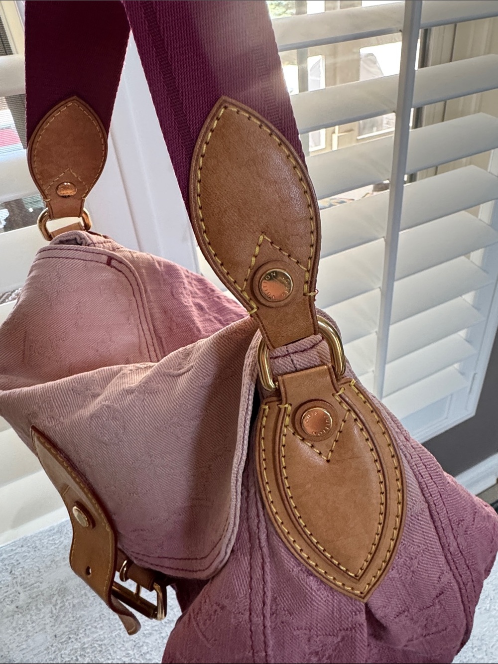 Louis Vuitton Sunray Pink Ombre Denim Shoulder Bag with Gold Buckle - Picture 15 of 15